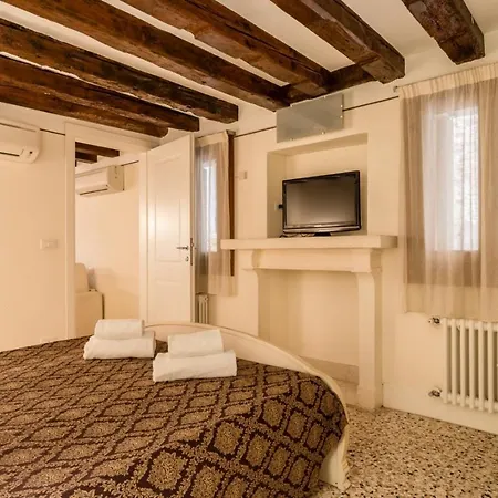 San Marco Joy By Lionhost البندقية